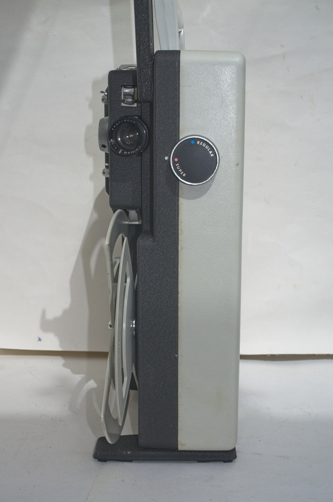 Chinon Universal 8 projector - Front of unit showing Super / Regular change over