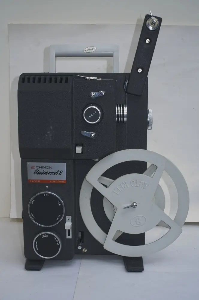 Chinon Universal 8 projector - Take up spool loaded