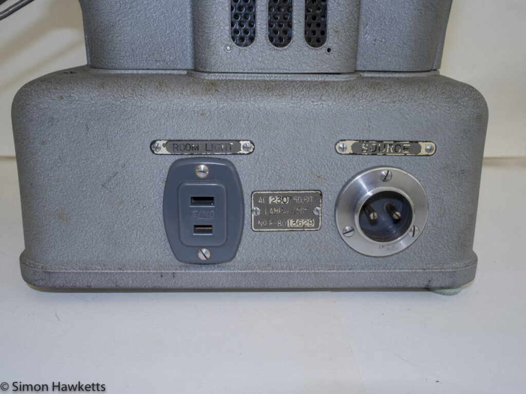 Elmo E-80 8mm projector - Room light socket and power socket