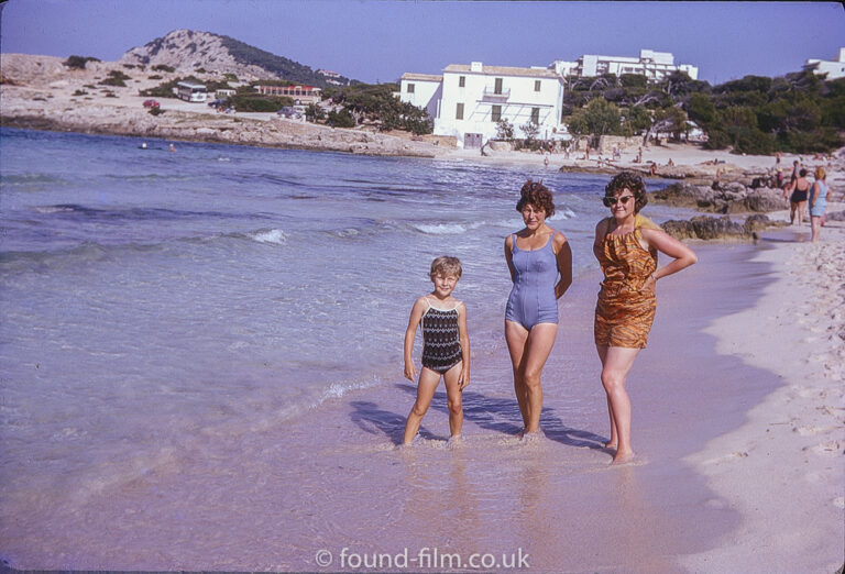 Family seaside portrait – July 1966