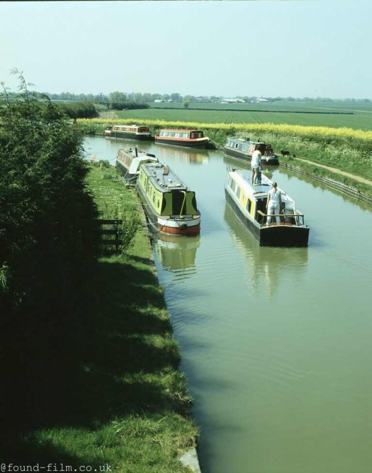 Narrow boats at Pitstone Wharf