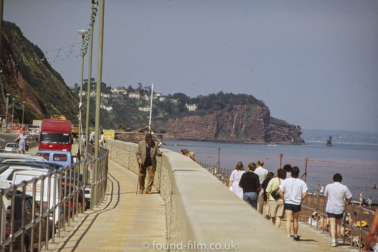 Path and railing next to the sea