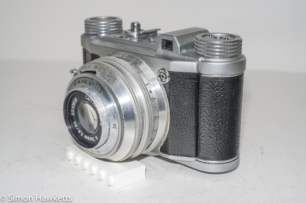 Altissa Altix IV 35mm viewfinder camera - side view showing flash sync socket