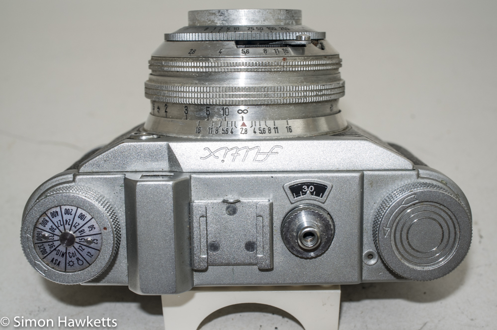 altissa altix 35mm viewfinder camera top of camera