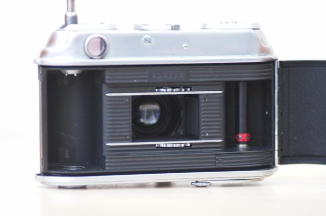 arette 1c rangefinder film chamber open