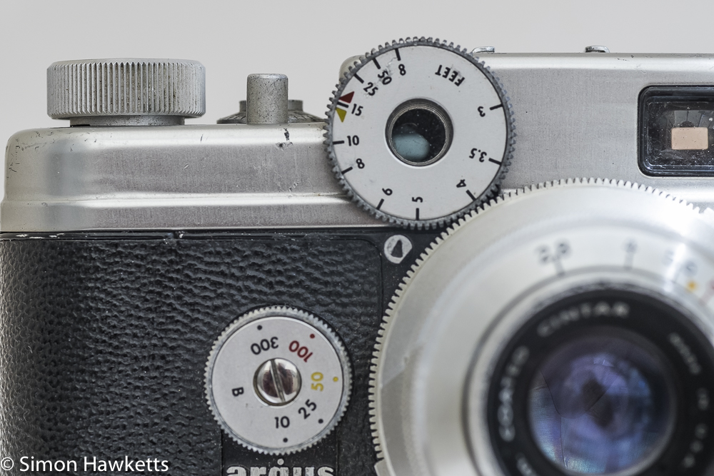 Argus C4 35mm rangefinder camera - focus coupling gears and the shutter speed dial