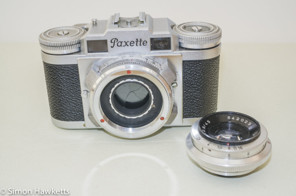 Braun Paxette viewfinder camera - Lens removed