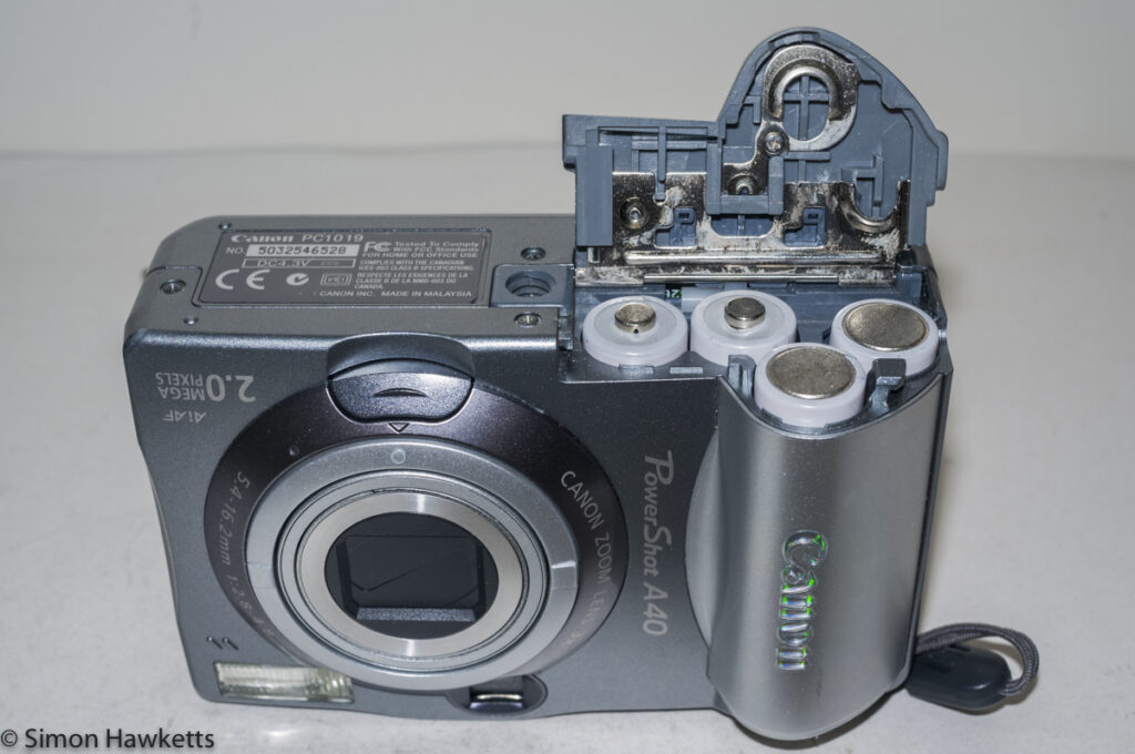 Canon PowerShot A40 - Battery compartment