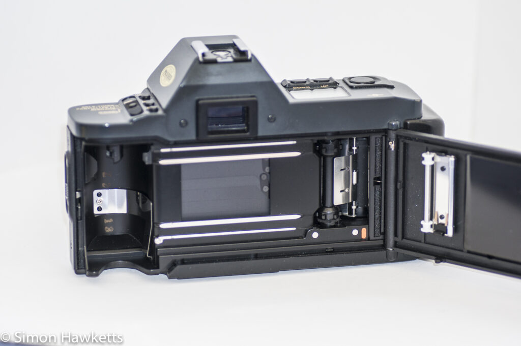Canon T70 - film chamber
