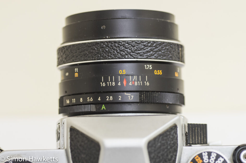 chinon cx 35mm slr showing lens aperture and focus scales
