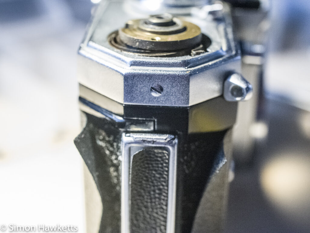 Edixa reflex D strip down - Remove screws holding top plate of camera on