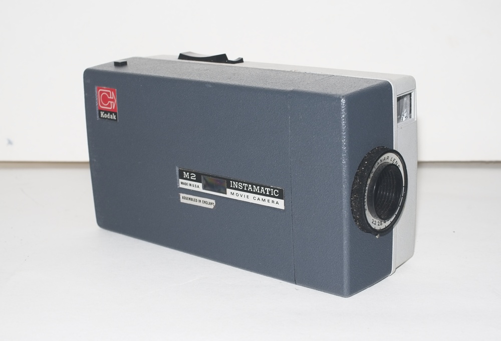 Kodak Instamatic M2 cine camera - Film loading door