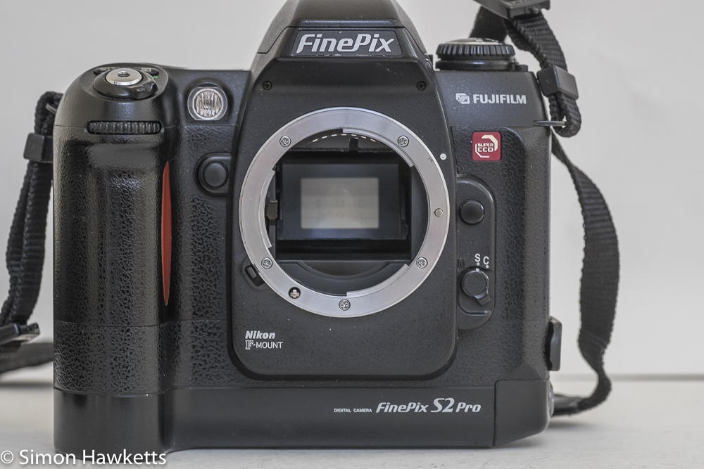 Fuji finepix S2 Pro DSLR - lens removed showing Nikon F mount