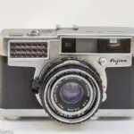 Fujica 35 SE 35mm rangefinder camera - front view