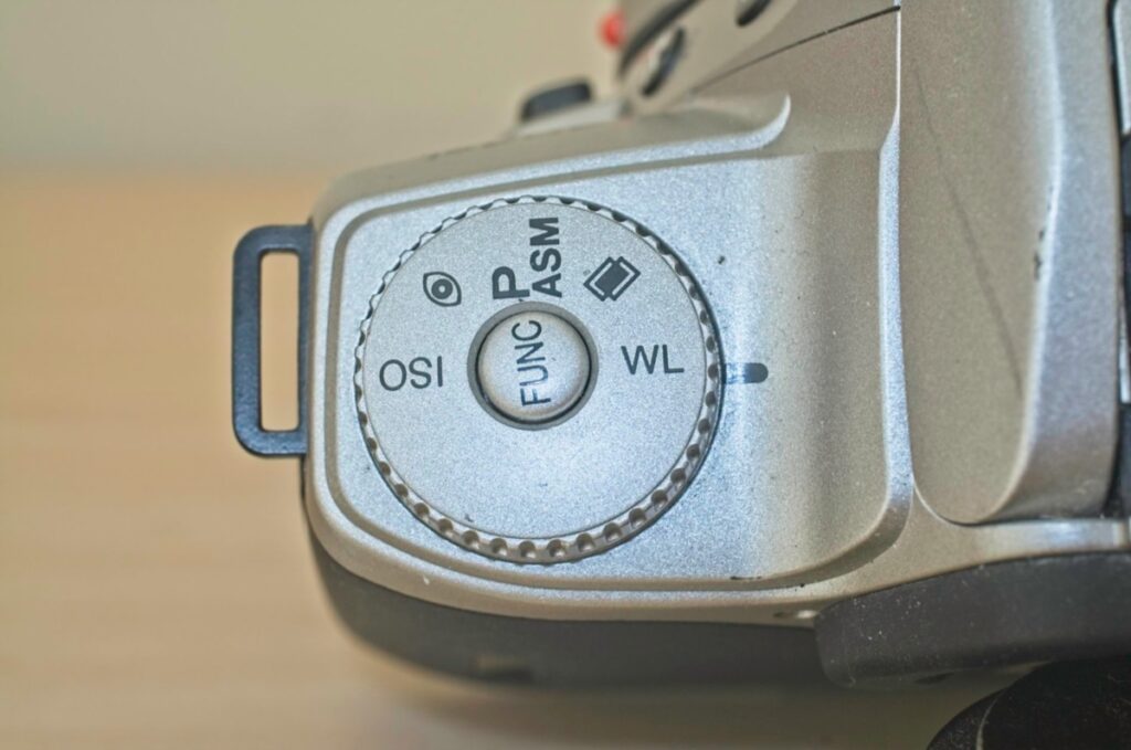 Function dial on the Dynax 404 si