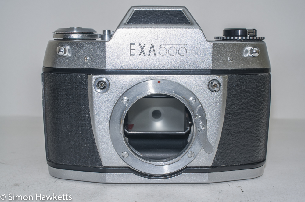 Exakta Exa 500 35mm film camera - lens removed