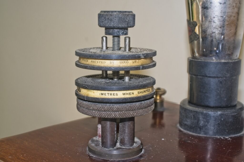 Joseph Baker Single valve radio: Reactance coil