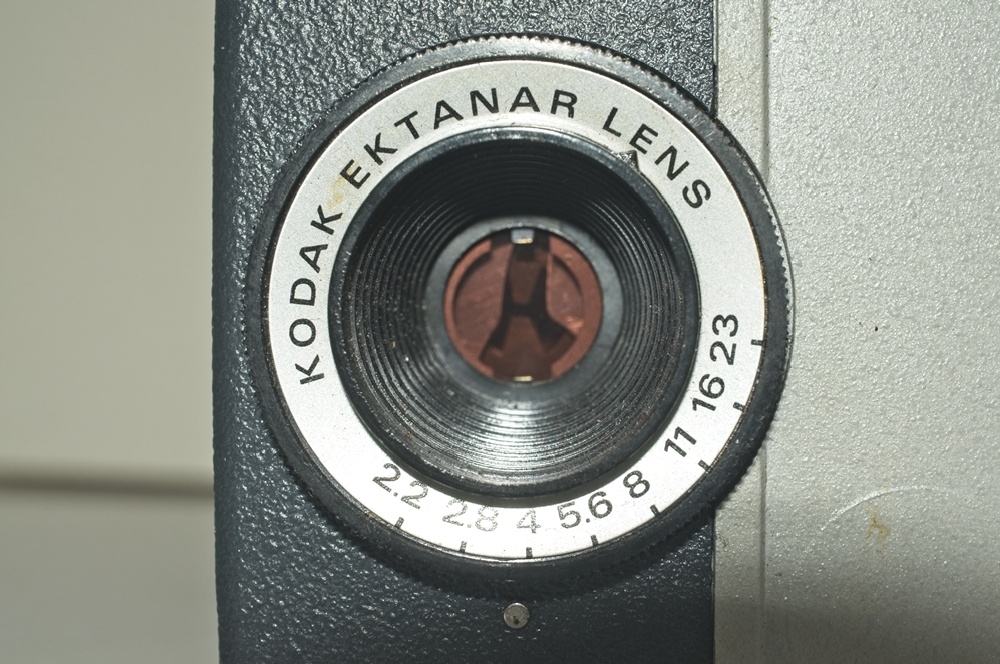 Kodak Instamatic M2 cine camera - Lens, aperture and oddly shaped iris