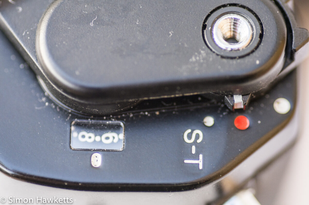 Mamiya ZM Quartz 35mm slr camera showing frame counter