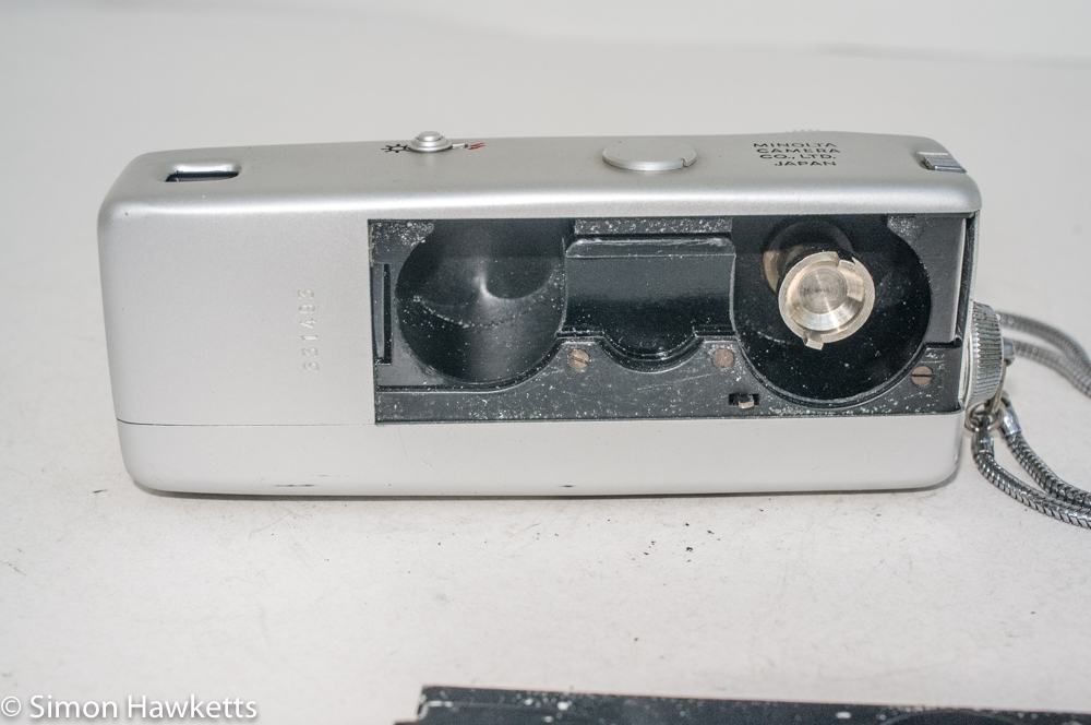 Minolta 16 MG miniature 16mm camera - film cartridge chamber