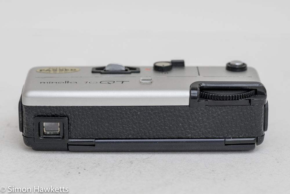Minolta 16 QT 16mm still camera - back of camera showing film advance and viewfinder