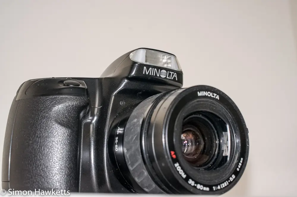 Minolta Dynax 300si 35mm autofocus camera - front view