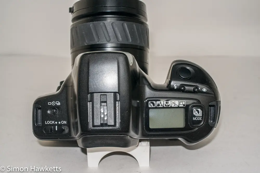 Minolta Dynax 300si 35mm autofocus camera - top of camera showing control layout