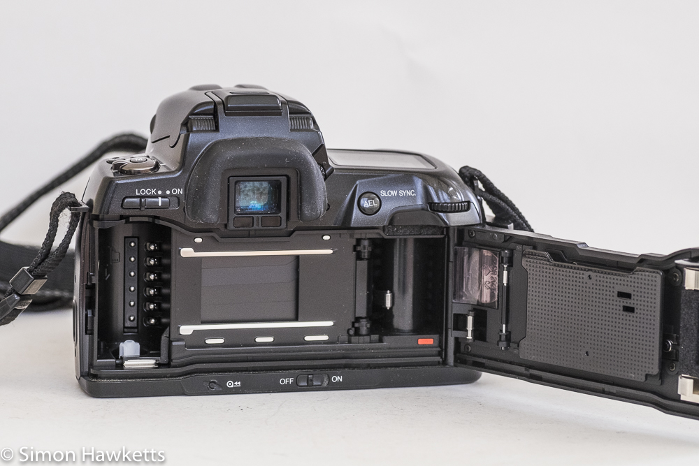 minolta 800si autofocus 35mm camera rear view with film door open