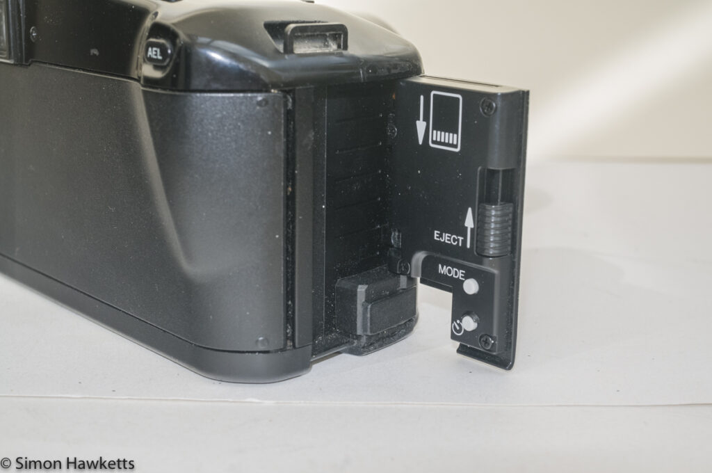 Minolta Dynax 5000i auto focus camera - card slot and buttons