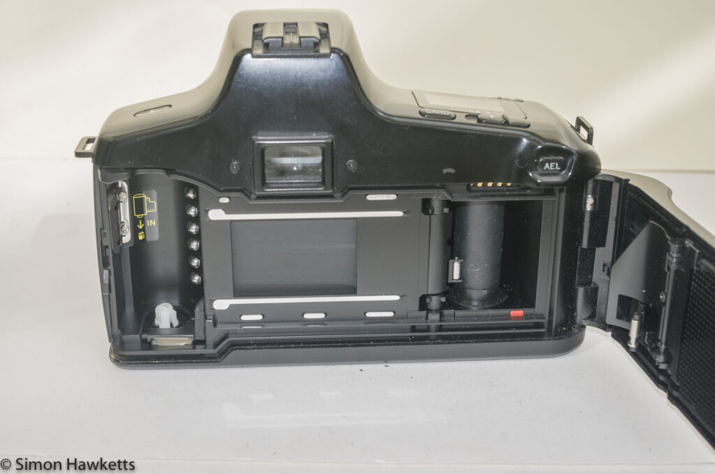 Minolta Dynax 5000i auto focus camera - film chamber and shutter
