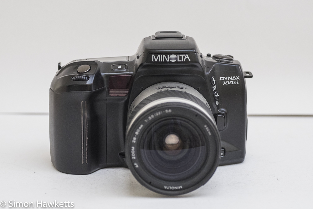 Minolta Dynax 700si 35mm autofocus - Front view of camera