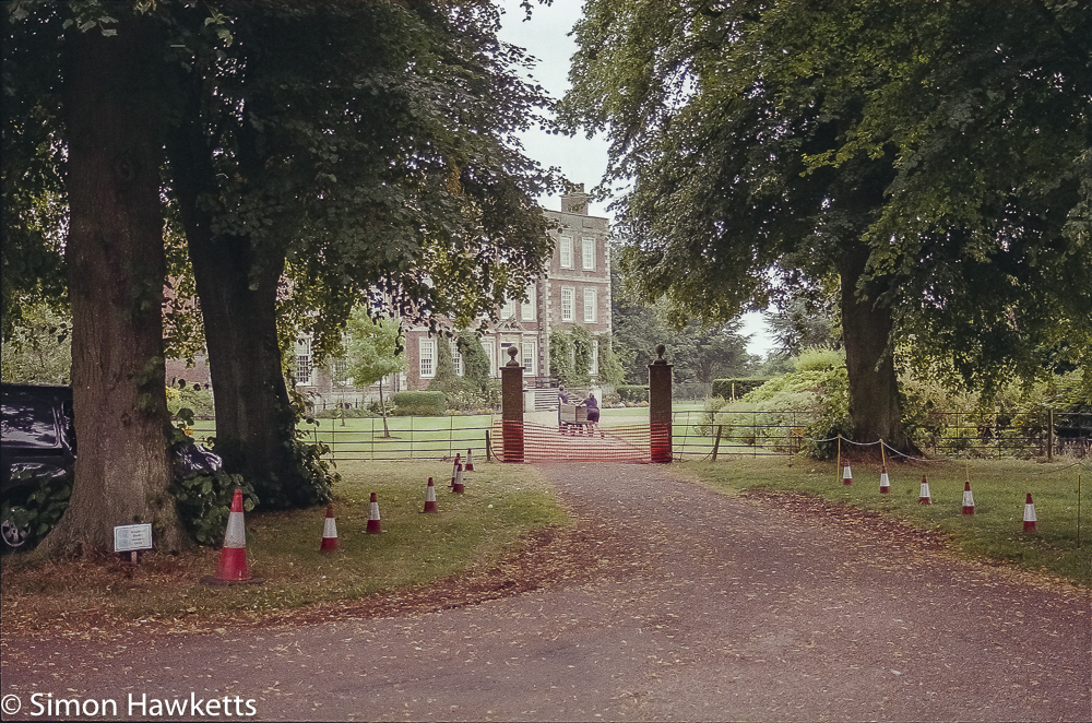 Minolta Dynax 700si sample pictures - Gunby Hall
