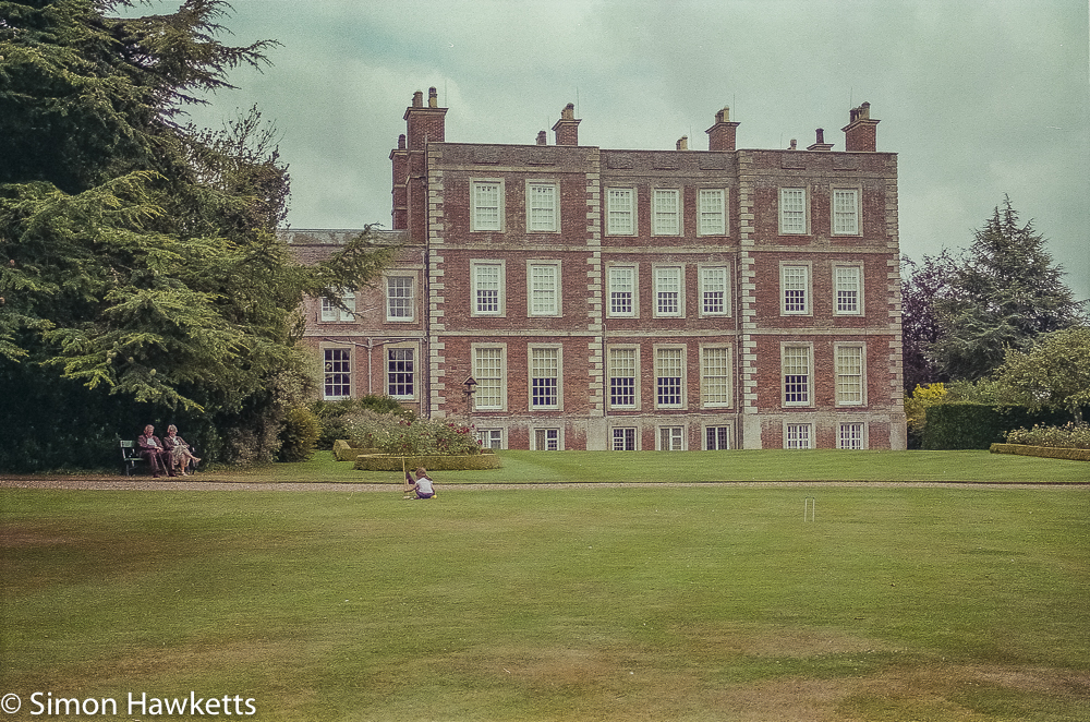 Minolta Dynax 700si sample pictures - Main house at Gunby Hall