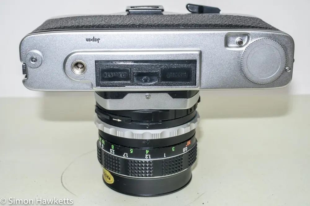Miranda DX-3 35mm manual focus 35mm camera - battery compartment and tripod bush