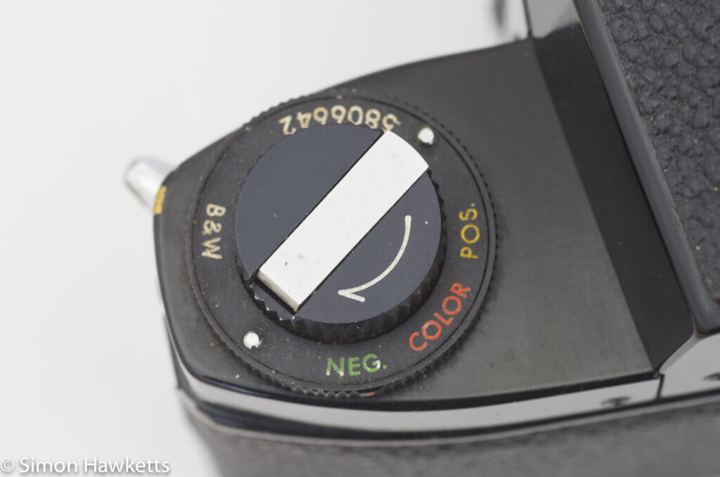 Miranda Sensomat RE-II 35mm slr - rewind, viewfinder release and film type reminder