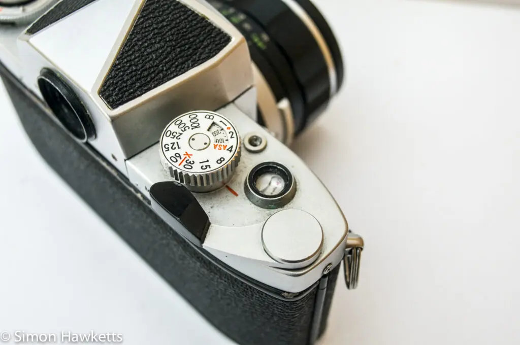 Miranda Sensomat RE 35mm slr camera showing film advance, shutter speed and frame counter