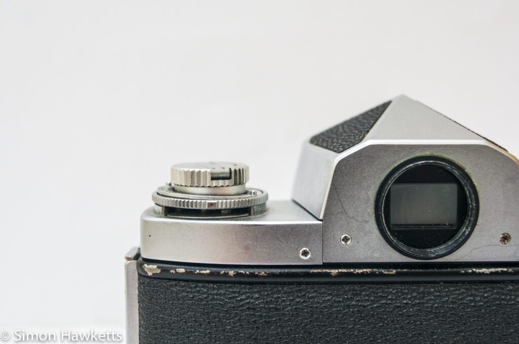 Miranda Sensomat RE 35mm slr camera showing slot for accessory bracket