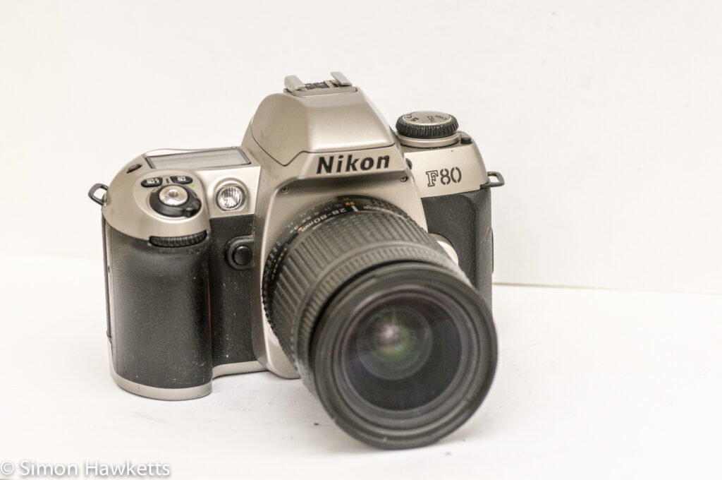 Nikon F80 in Silver