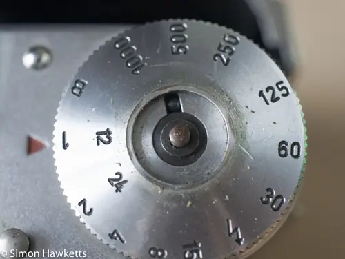 Pentacon six - Removing the shutter speed dial