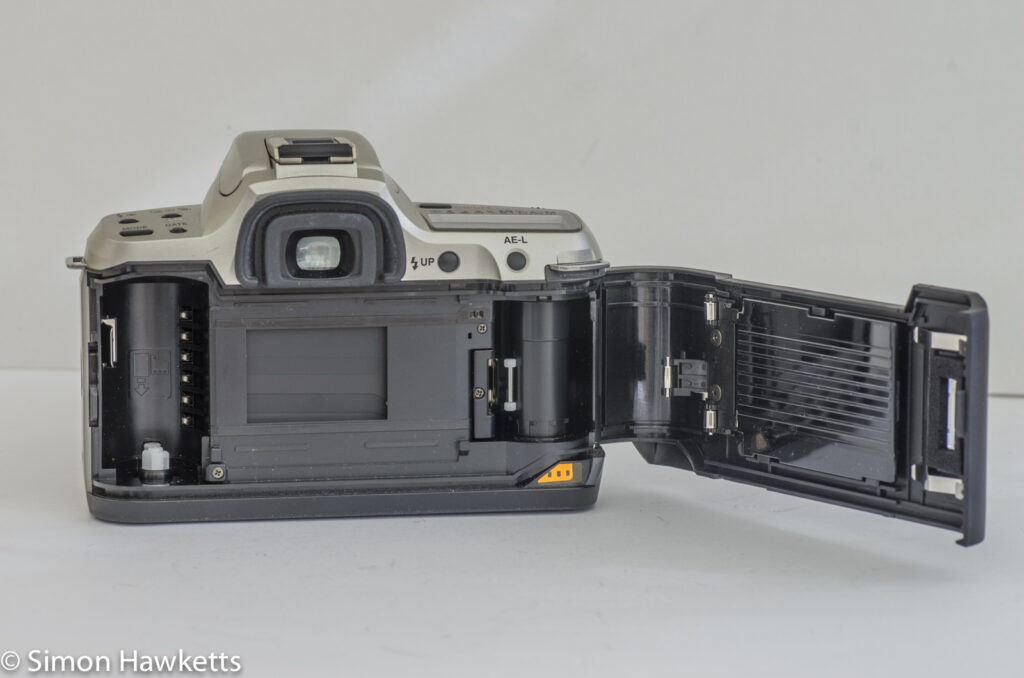Pentax MZ-60 QD 35mm autofocus slr showing film chamber