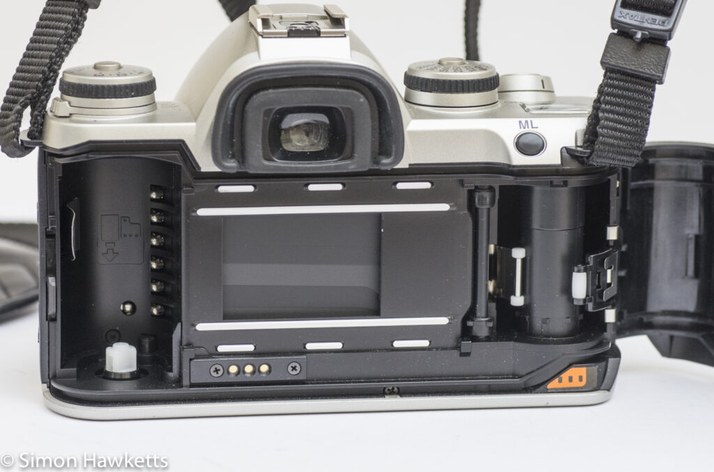 Pentax MZ-M 35mm manual focus slr showing film chamber