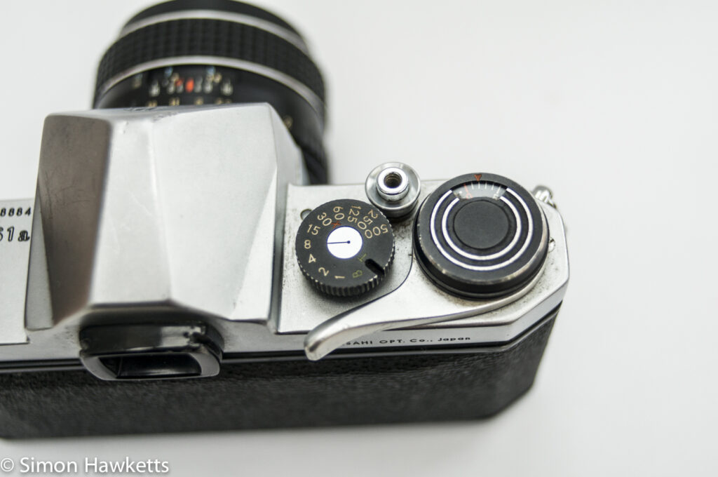 pentax s1a 35mm showing shutter speed film advance and shutter release