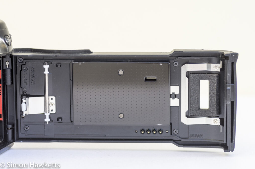 pentax z 1 35mm autofocus slr showing back door with data contacts