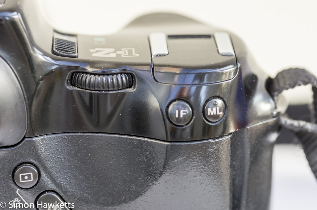 Pentax Z-1 35mm autofocus slr showing rear control dial and control buttons