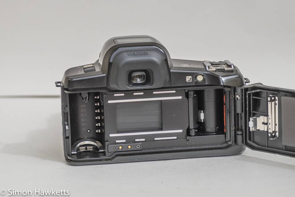pentax z 10 35mm autofocus slr camera showing film chamber