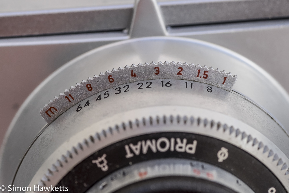 Pentona II viewfinder camera - scale on bottom of lens