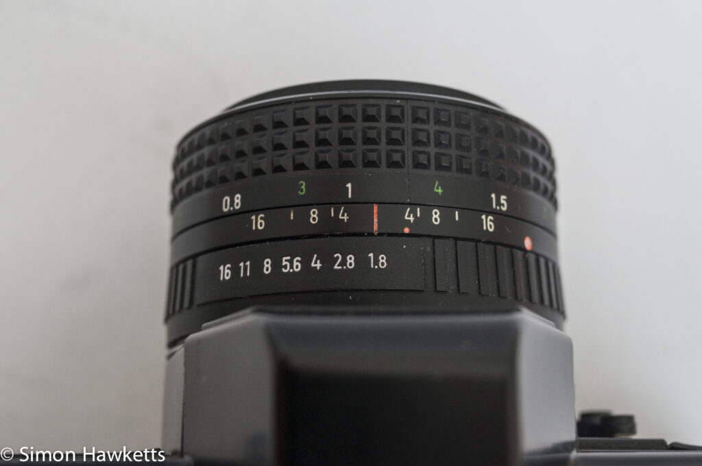 praktica bms 35mm slr showing aperture and focus setting