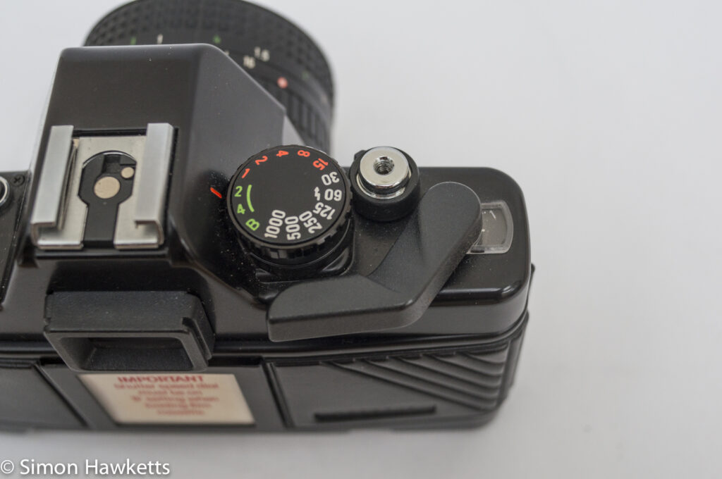 praktica bms 35mm slr showing wide shutter range film advance and shutter release