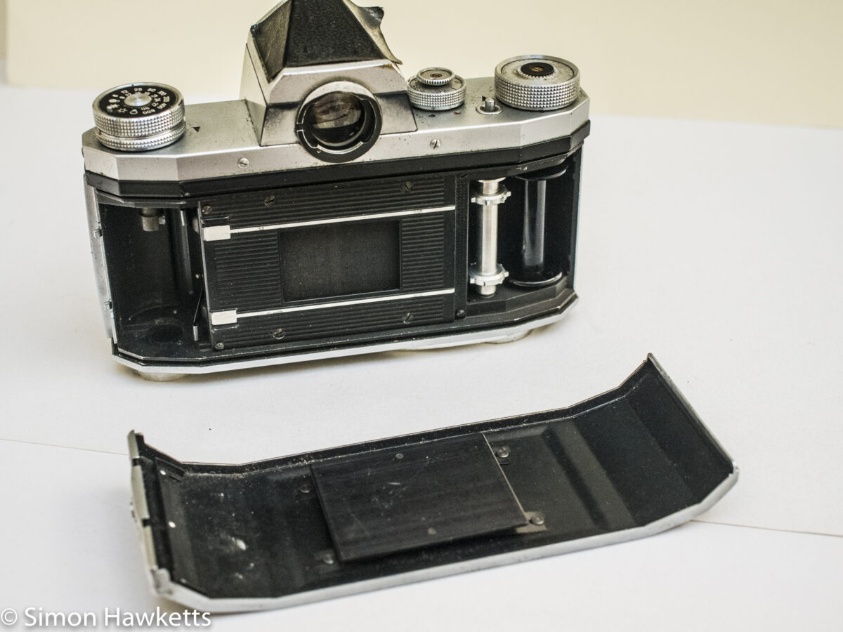 Praktica IV 35mm slr showing removable back