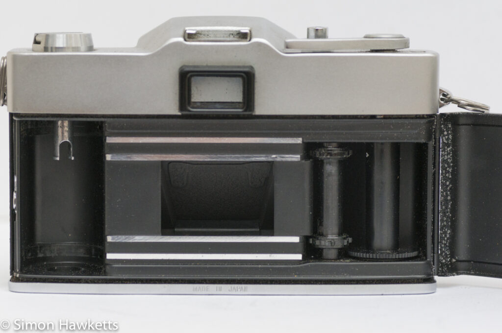 Rank Mamiya Auto Lux 35 fixed lens slr camera showing film chamber